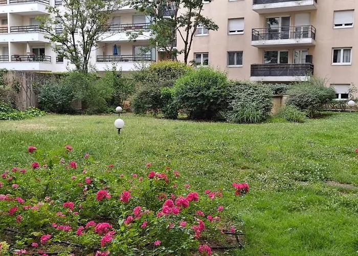Apartment T2 Standing Confort Au Calme - Parking En Option Lyon